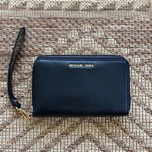 Michael Kors Wristlet Wallet